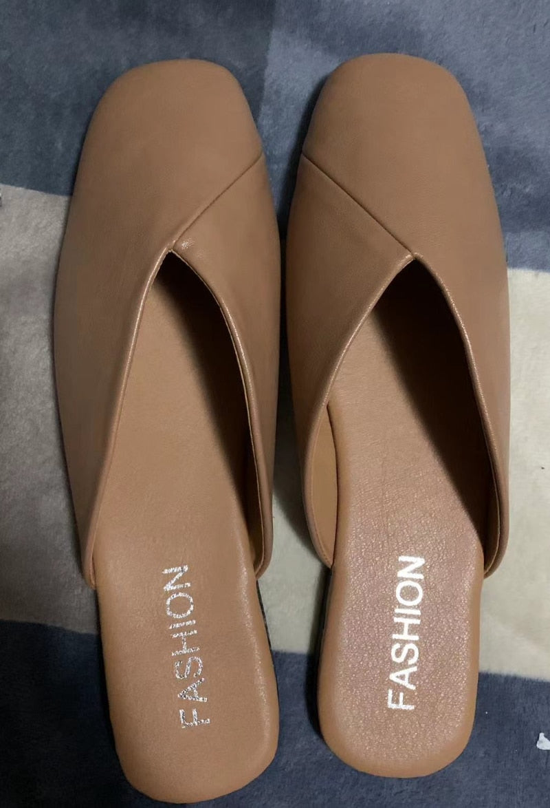 Zapatillas de mujer 2023 de verano elegantes con punta cerrada y tacón cuadrado, zapatos de mujer informales de cuero, sandalias blancas y negras, tallas grandes 35-43