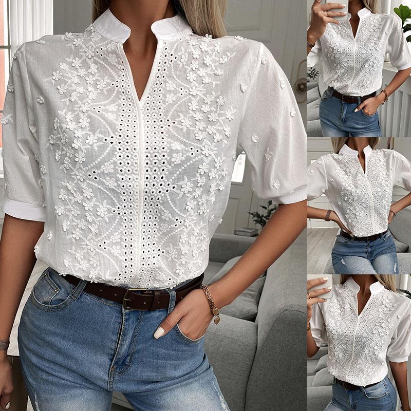 Blusa de encaje con bordado y cuello alto con escote en V para mujer