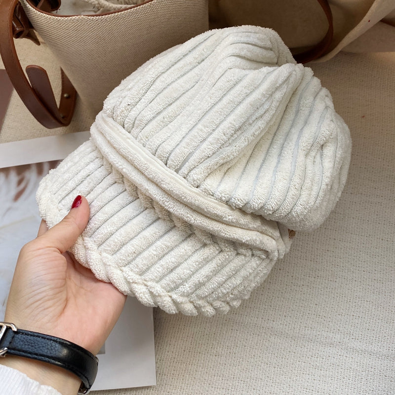 Gorro de felpa cálido irregular japonés para niños