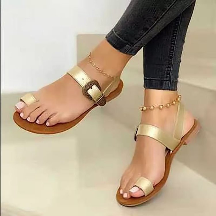 Chanclas para mujer, sandalias planas con punta de clip, zapatos casuales de playa de verano para mujer, calzado de cuero PU de moda para mujer, nuevo 