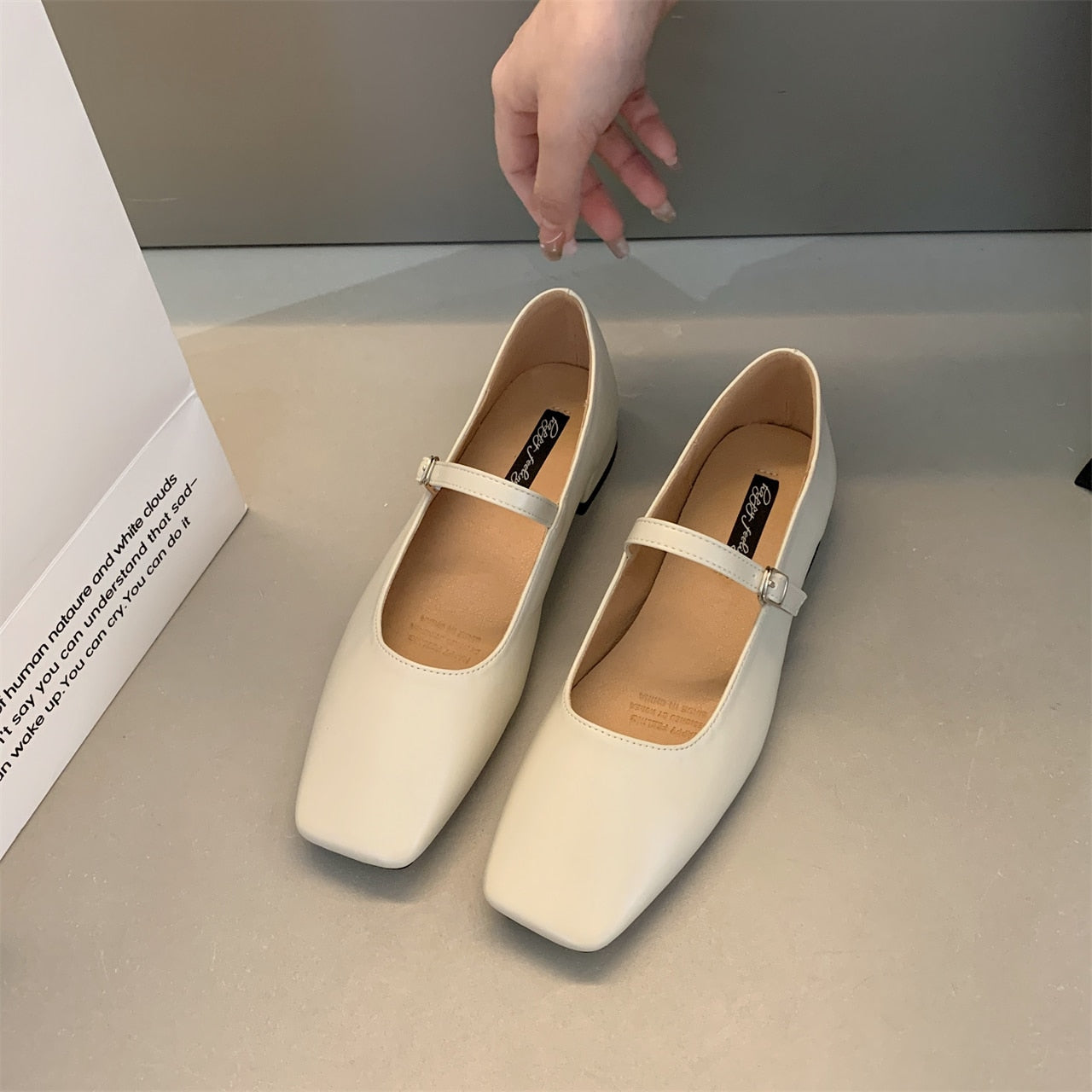 Bailamos Fashion Flats 2023 Diseño de marca Punta cuadrada Zapatos de ballet para mujer Correa con hebilla casual Zapatos de vestir para mujer Tacones bajos Mu 