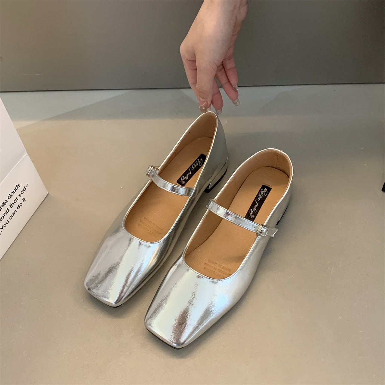 Bailamos Fashion Flats 2023 Diseño de marca Punta cuadrada Zapatos de ballet para mujer Correa con hebilla casual Zapatos de vestir para mujer Tacones bajos Mu 