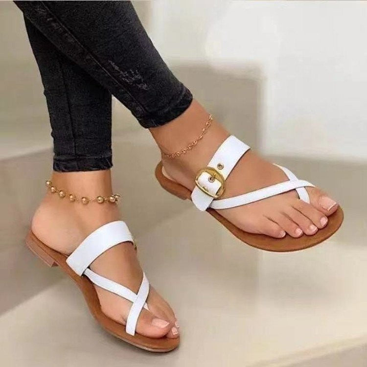 Chanclas para mujer, sandalias planas con punta de clip, zapatos casuales de playa de verano para mujer, calzado de cuero PU de moda para mujer, nuevo 