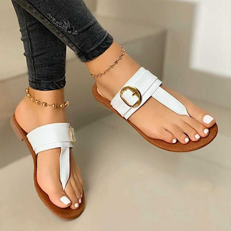 Chanclas para mujer, sandalias planas con punta de clip, zapatos casuales de playa de verano para mujer, calzado de cuero PU de moda para mujer, nuevo 