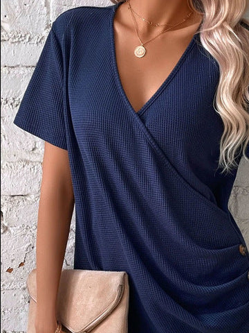 Camiseta informal de manga corta con cuello en V y color liso para mujer