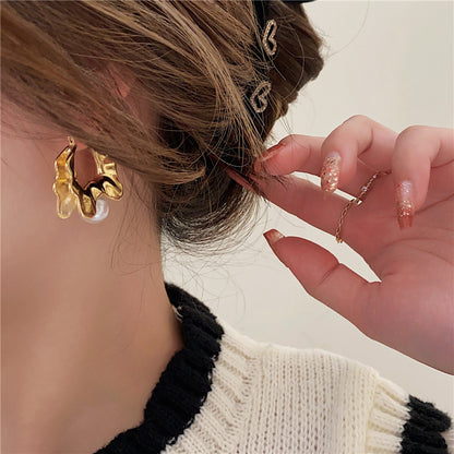 Vintage Pearl Wavy Ear Loops